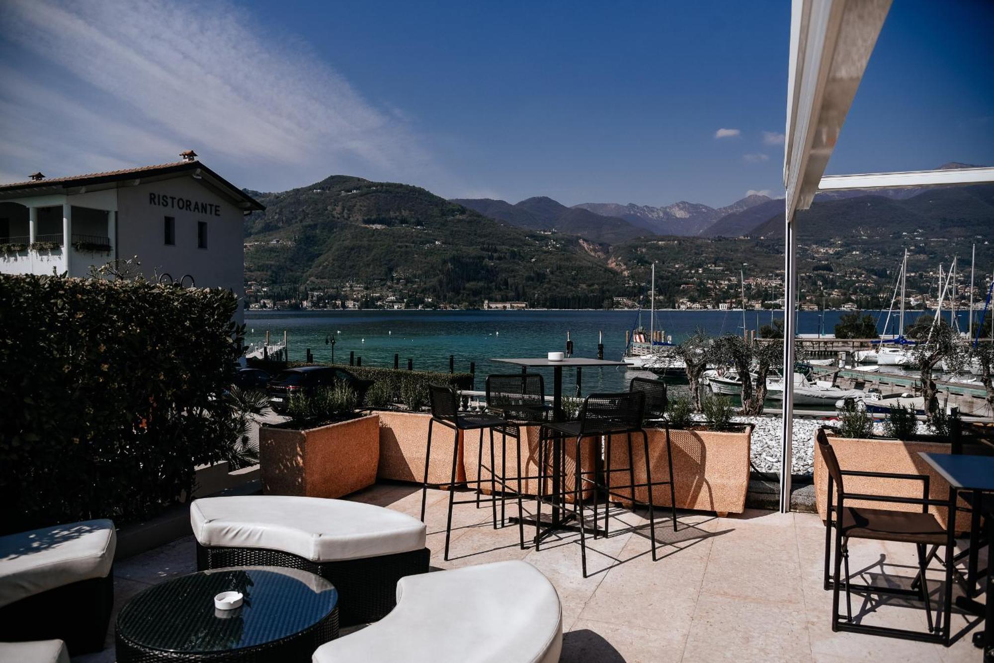 Bella Hotel & Restaurant With Private Dock For Mooring Boats San Felice del Benaco Exterior foto